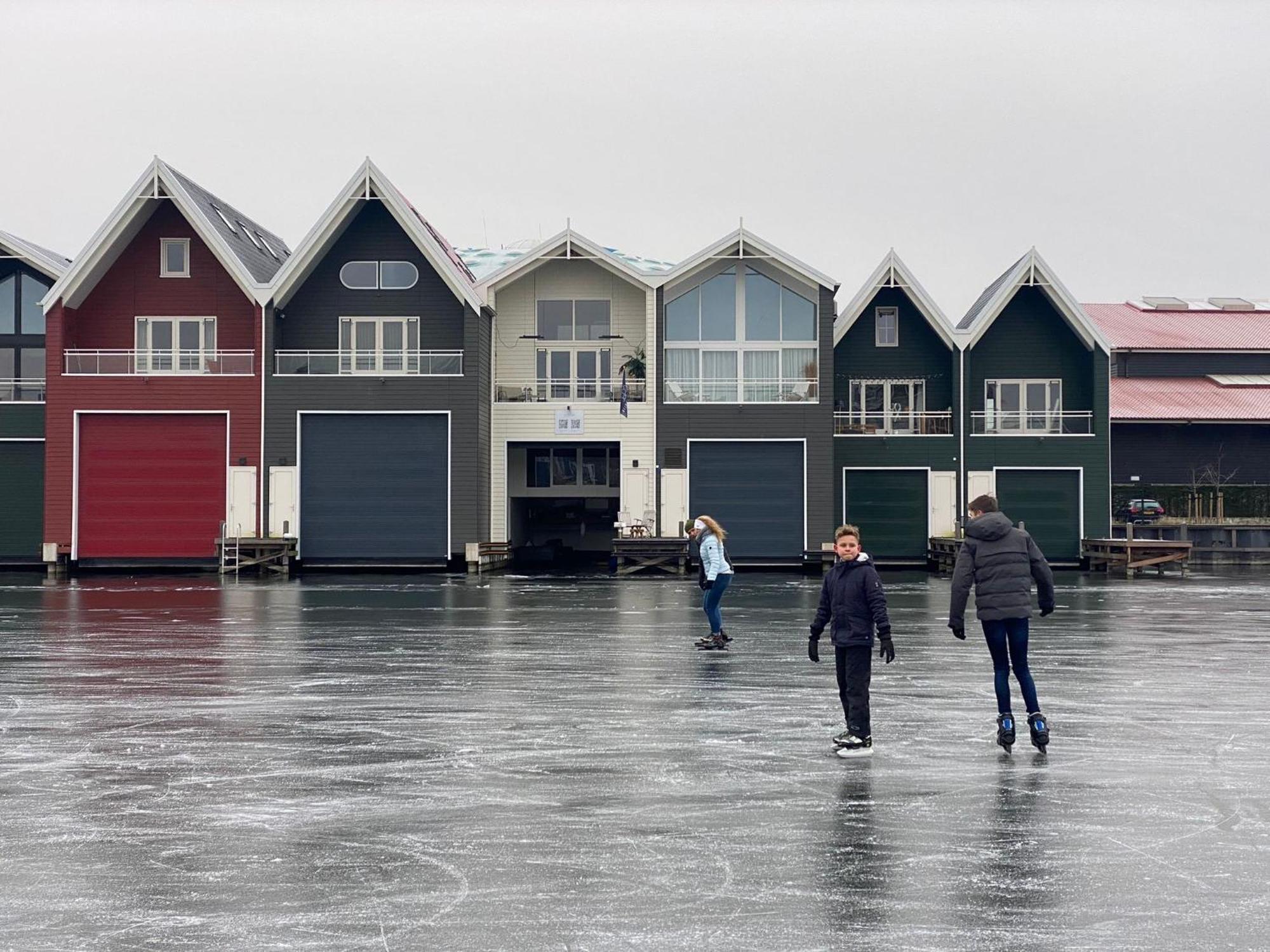 Captains Boathouse Studio Хардевайк Екстериор снимка